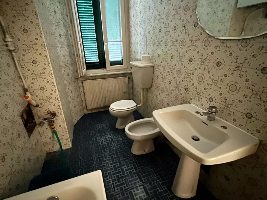 Immagine 17 di Appartamento in vendita  a Massa