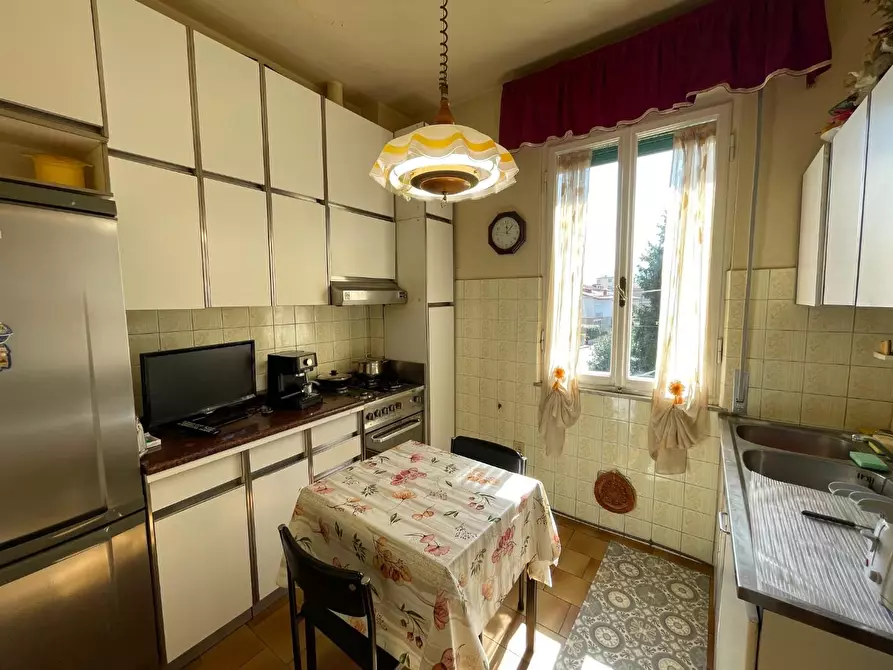 Immagine 6 di Appartamento in vendita  a Lucca