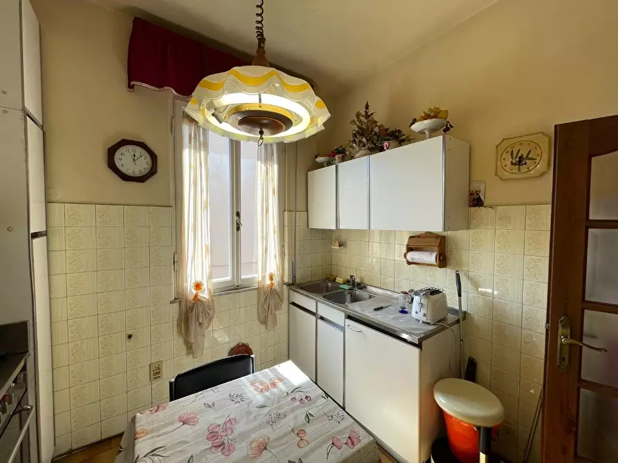 Immagine 7 di Appartamento in vendita  a Lucca