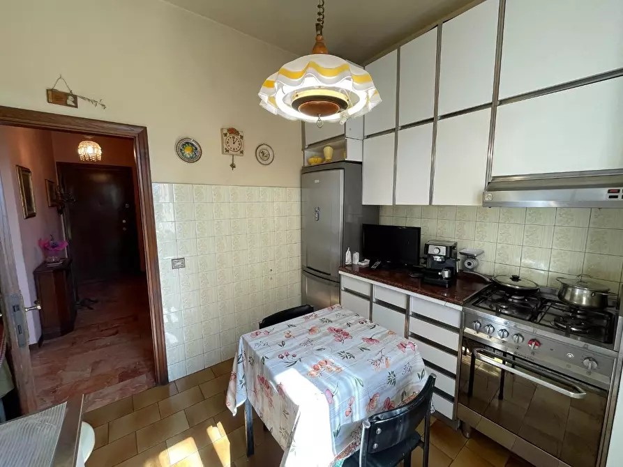 Immagine 8 di Appartamento in vendita  a Lucca