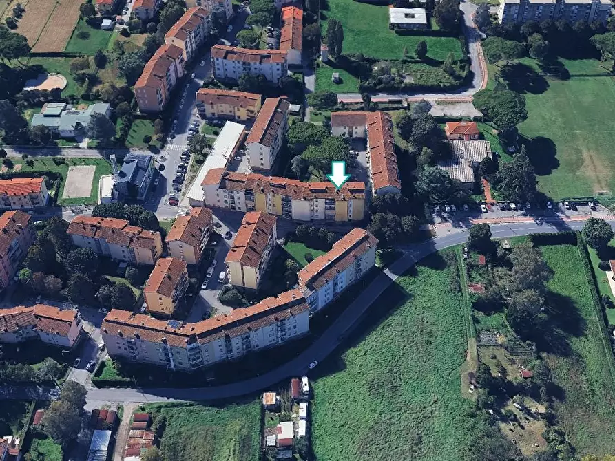 Immagine 4 di Appartamento in vendita  a Lucca