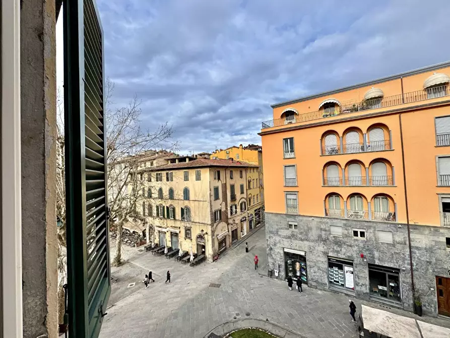 Immagine 3 di Appartamento in vendita  a Lucca