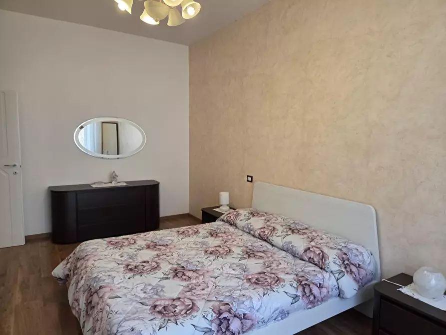 Immagine 27 di Appartamento in vendita  a Siena