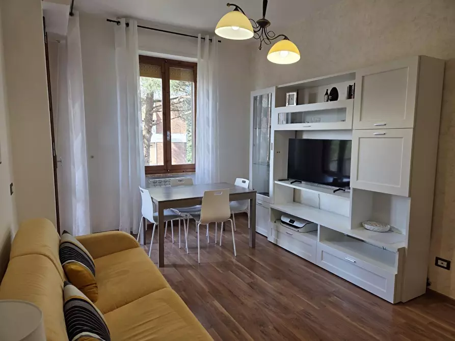 Immagine 2 di Appartamento in vendita  a Siena