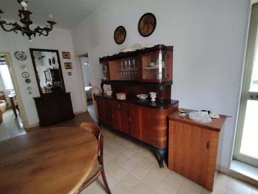 Immagine 2 di Appartamento in vendita  a Massa