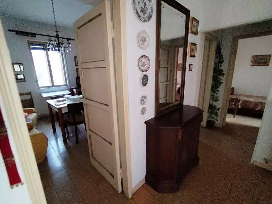 Immagine 6 di Appartamento in vendita  a Massa