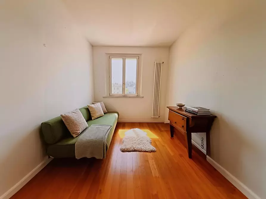 Immagine 2 di Appartamento in vendita  a Massa