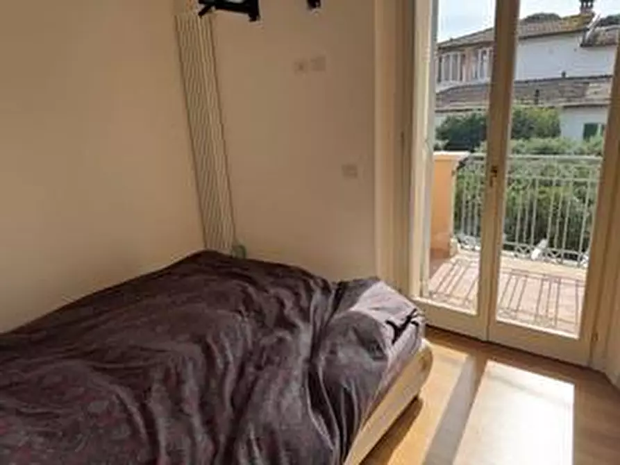 Immagine 5 di Appartamento in vendita  a Massa