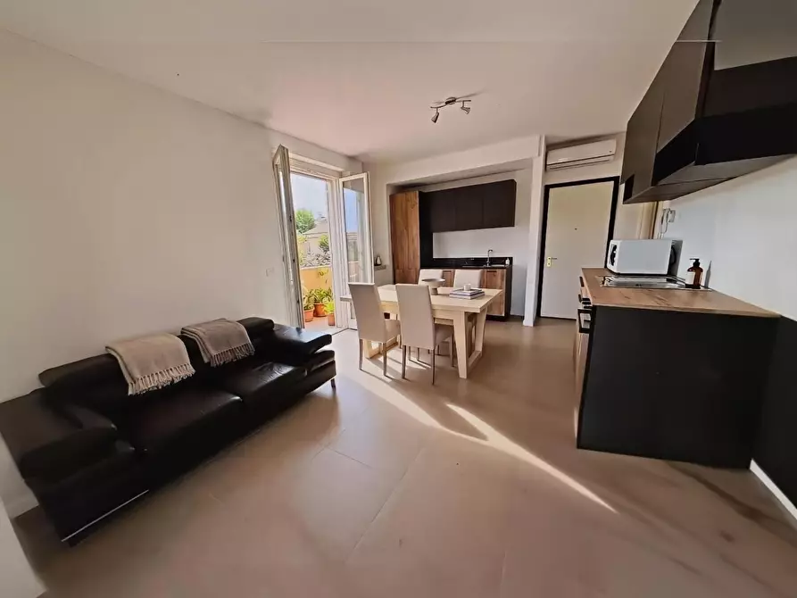 Immagine 1 di Appartamento in vendita  a Massa