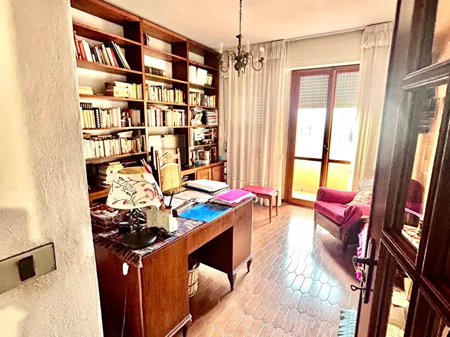 Immagine 11 di Appartamento in vendita  a Pisa