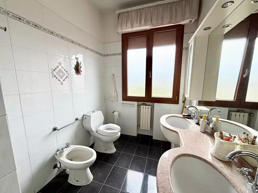 Immagine 25 di Appartamento in vendita  a Vinci