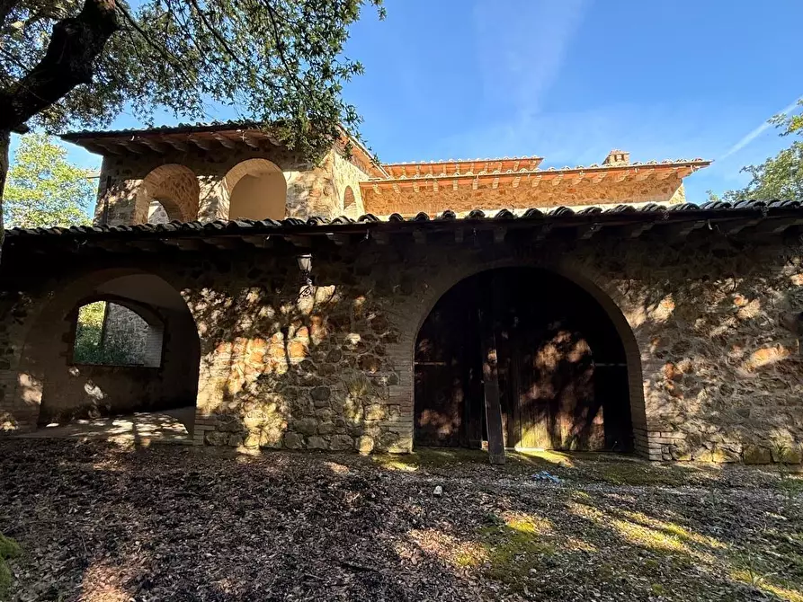 Immagine 2 di Villa in vendita  a Murlo