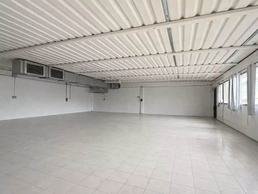Immagine 15 di Capannone industriale in vendita  a Vinci