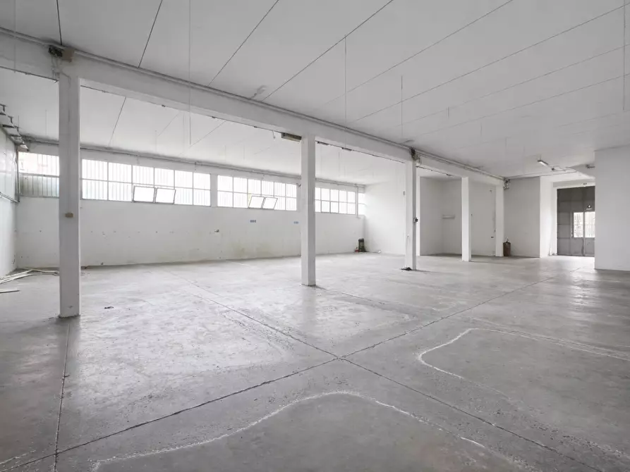Immagine 5 di Capannone industriale in vendita  a Vinci