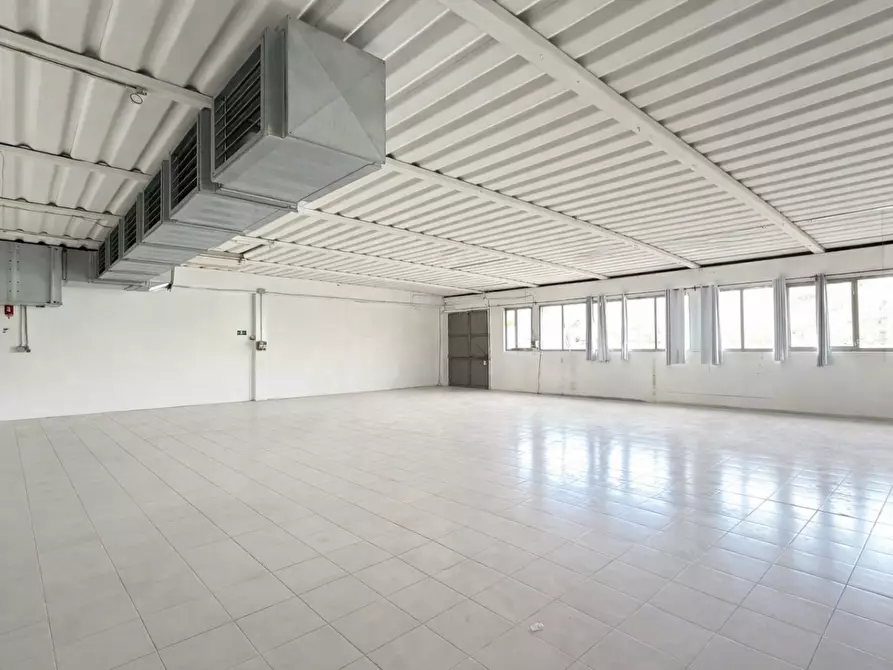 Immagine 1 di Capannone industriale in vendita  a Vinci