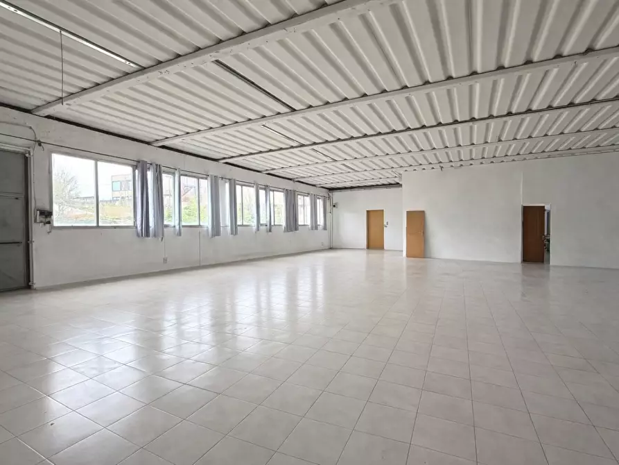 Immagine 17 di Capannone industriale in vendita  a Vinci