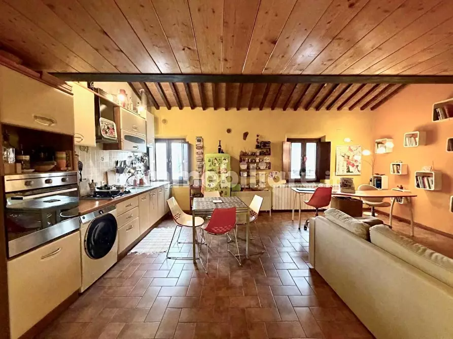 Immagine 2 di Appartamento in vendita  a Pisa