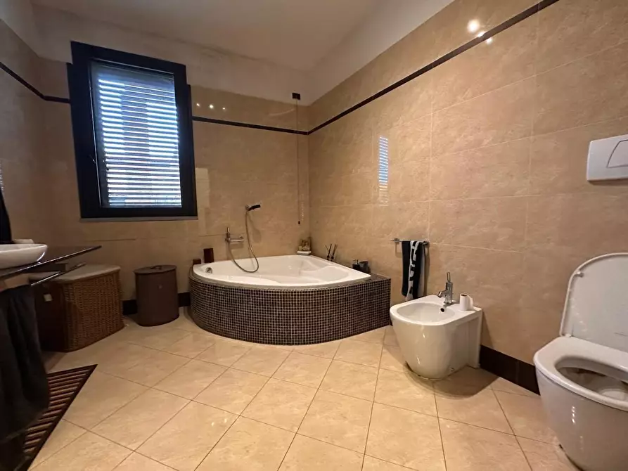 Immagine 37 di Appartamento in vendita  a Cascina