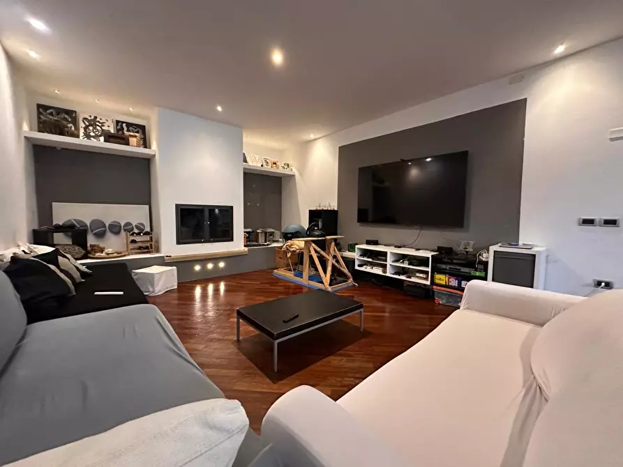 Immagine 3 di Appartamento in vendita  a Cascina