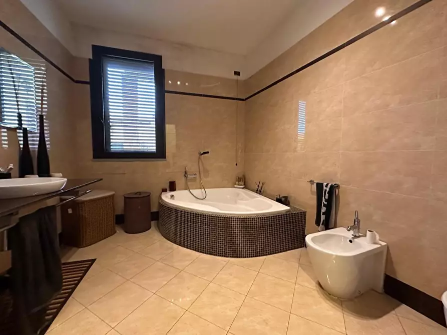 Immagine 36 di Appartamento in vendita  a Cascina