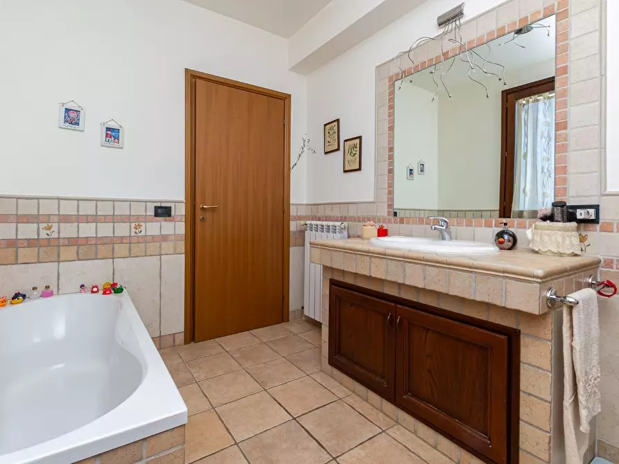 Immagine 46 di Villetta a schiera in vendita  a Montopoli In Val D'arno