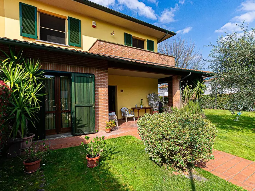 Immagine 1 di Villetta a schiera in vendita  a Montopoli In Val D'arno