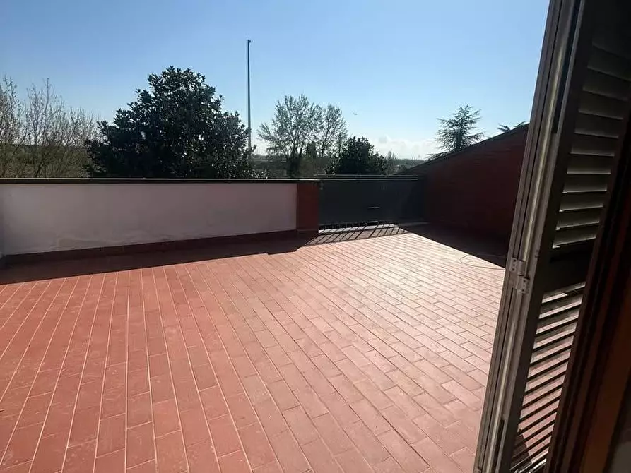 Immagine 2 di Villetta a schiera in vendita  a Pisa