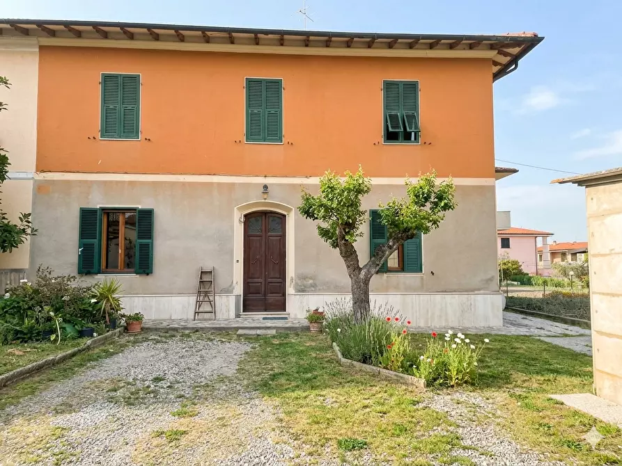 Immagine 3 di Porzione di casa in vendita  a Collesalvetti