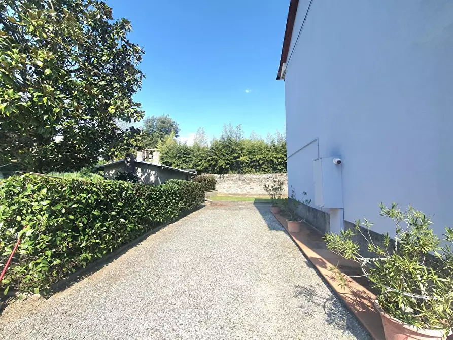 Immagine 55 di Casa semindipendente in vendita  a Capannori