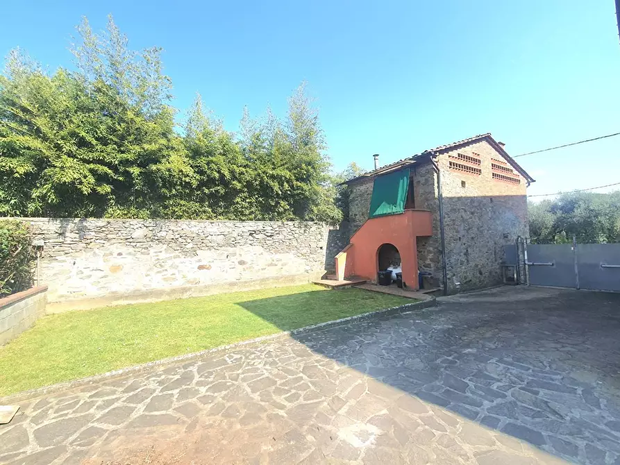 Immagine 1 di Casa semindipendente in vendita  a Capannori