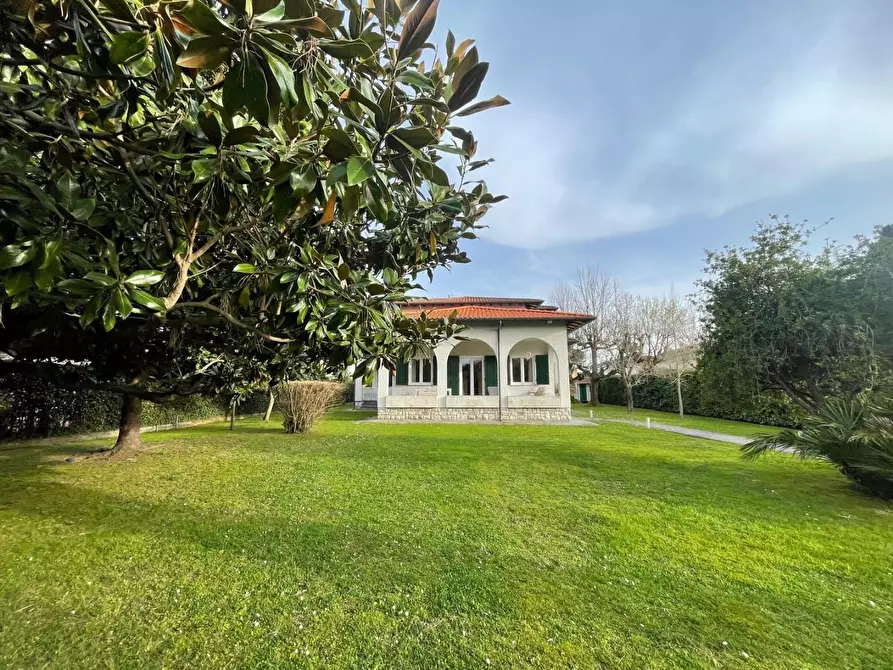 Immagine 4 di Villa in affitto  a Forte Dei Marmi