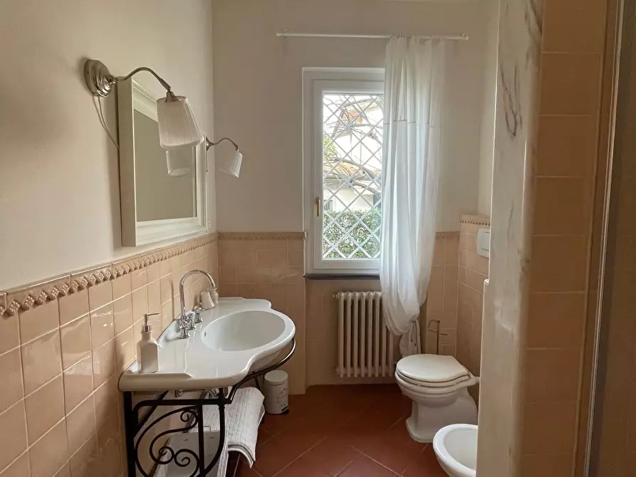 Immagine 21 di Villa in affitto  a Forte Dei Marmi