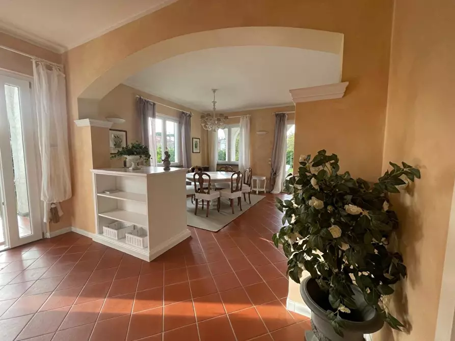 Immagine 10 di Villa in affitto  a Forte Dei Marmi