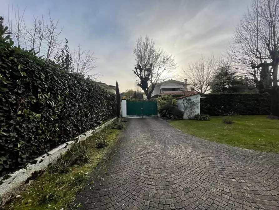 Immagine 8 di Villa in affitto  a Forte Dei Marmi