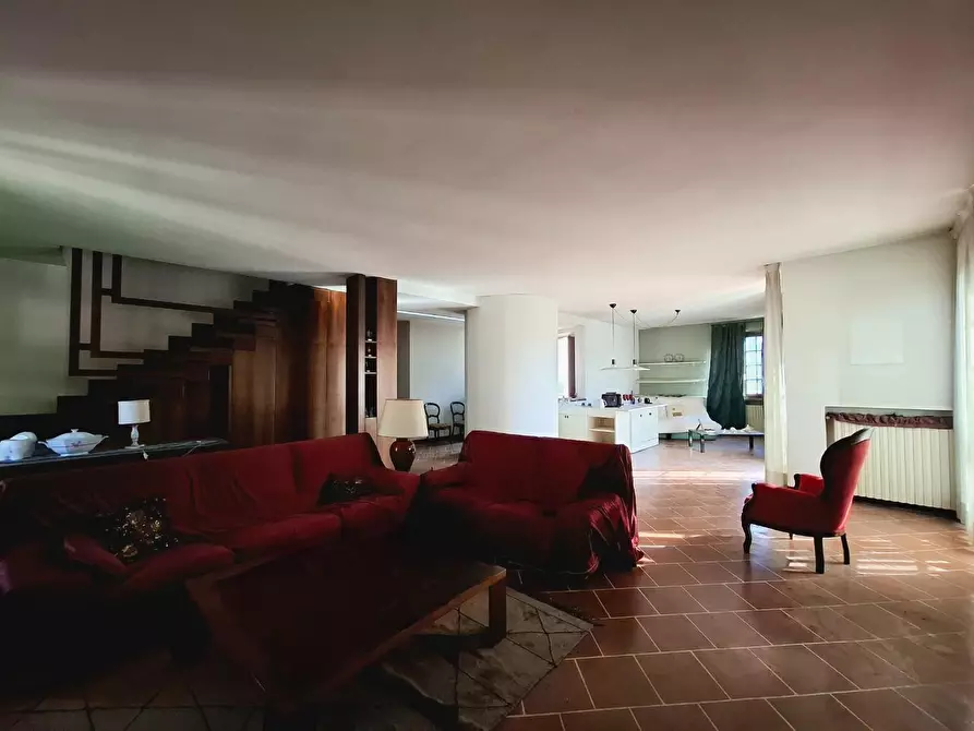 Immagine 4 di Villa in vendita  a Fucecchio