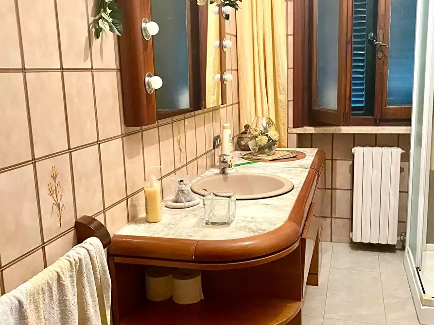 Immagine 25 di Villa in vendita  a Castelfranco Di Sotto