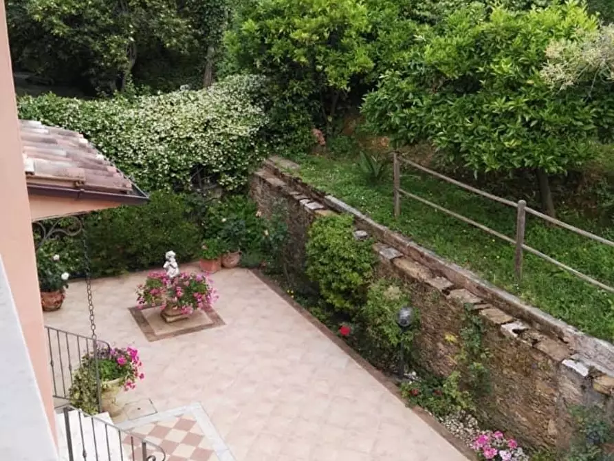 Immagine 8 di Rustico / casale in vendita  a Seravezza