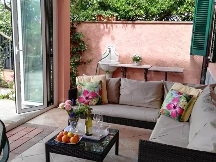 Immagine 5 di Rustico / casale in vendita  a Seravezza