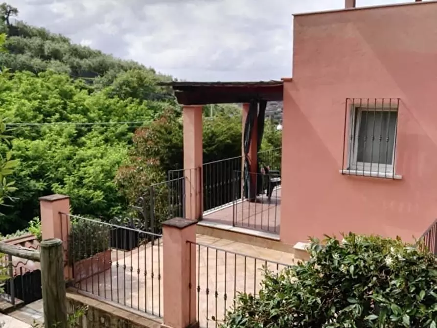 Immagine 2 di Rustico / casale in vendita  a Seravezza