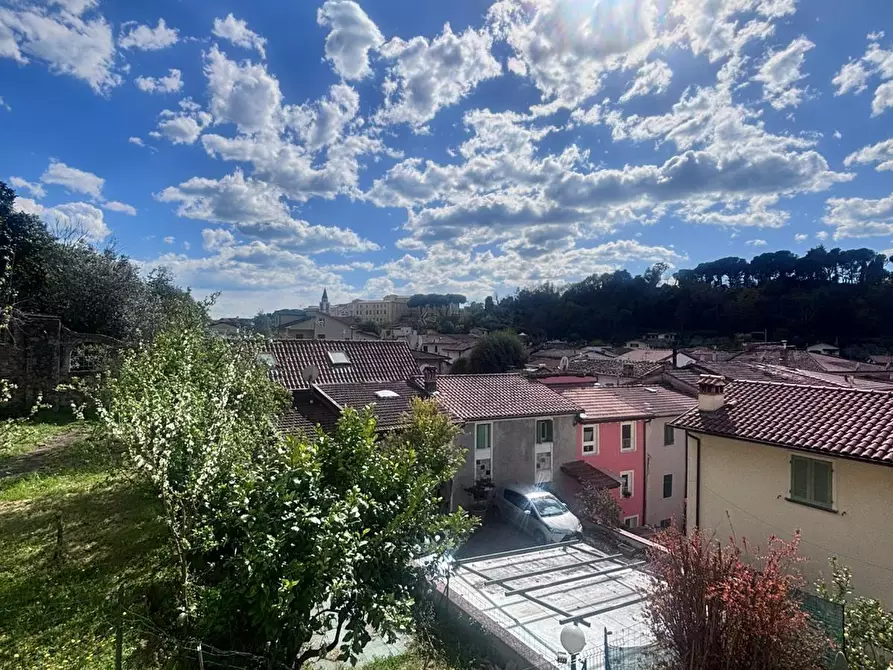 Immagine 4 di Appartamento in vendita  a Massa