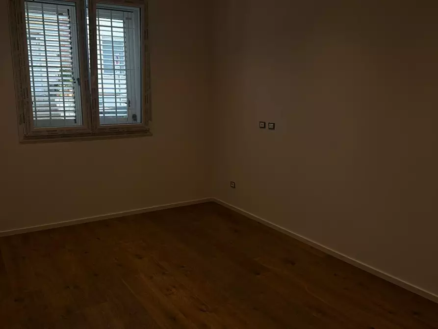 Immagine 2 di Appartamento in vendita  a Capraia E Limite