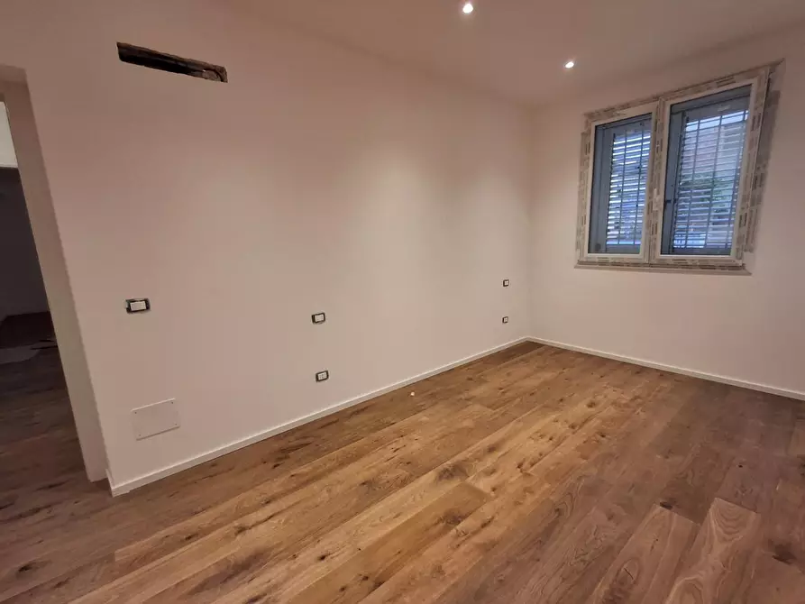 Immagine 8 di Appartamento in vendita  a Capraia E Limite