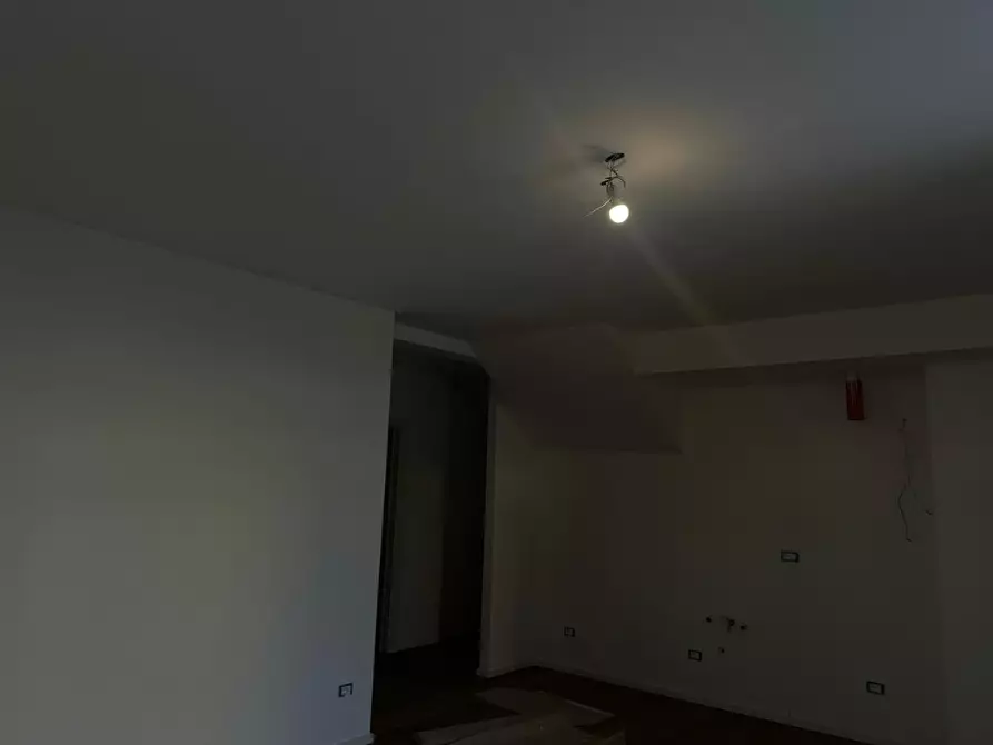 Immagine 10 di Appartamento in vendita  a Capraia E Limite