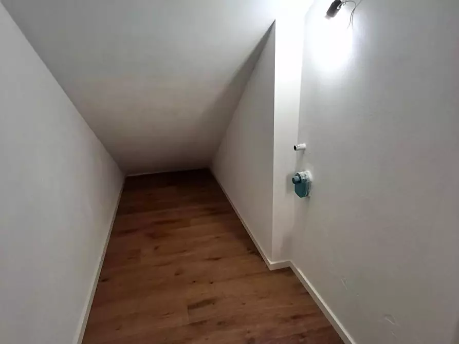 Immagine 5 di Appartamento in vendita  a Capraia E Limite