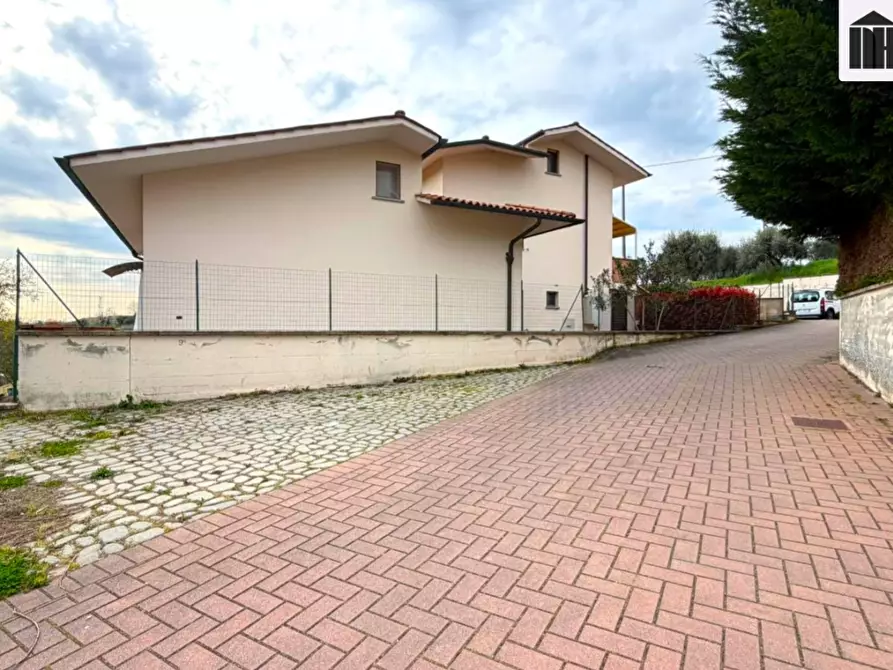 Immagine 29 di Appartamento in vendita  a Santa Maria A Monte