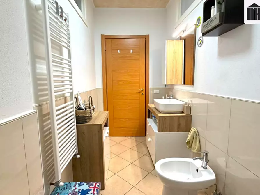 Immagine 18 di Appartamento in vendita  a Santa Maria A Monte