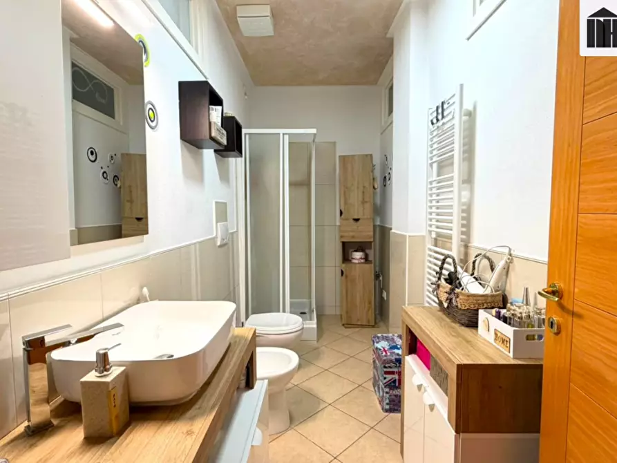 Immagine 17 di Appartamento in vendita  a Santa Maria A Monte