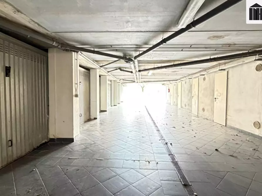 Immagine 30 di Appartamento in vendita  a Santa Maria A Monte