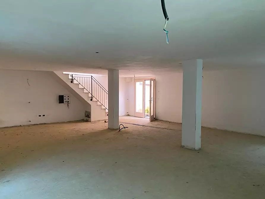 Immagine 7 di Casa bifamiliare in vendita  a Livorno