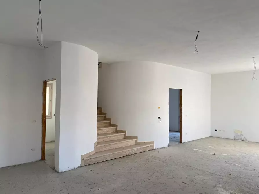 Immagine 2 di Casa bifamiliare in vendita  a Livorno